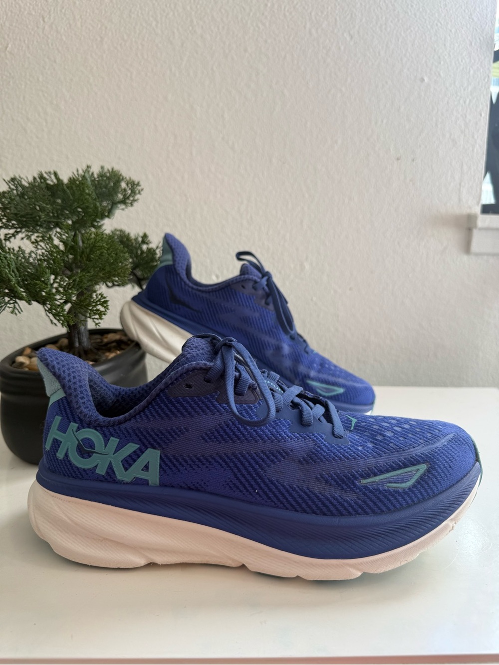 Hoka Clifton 9 Women size 8 Blue Athletic Running Shoes with Mint Logo
